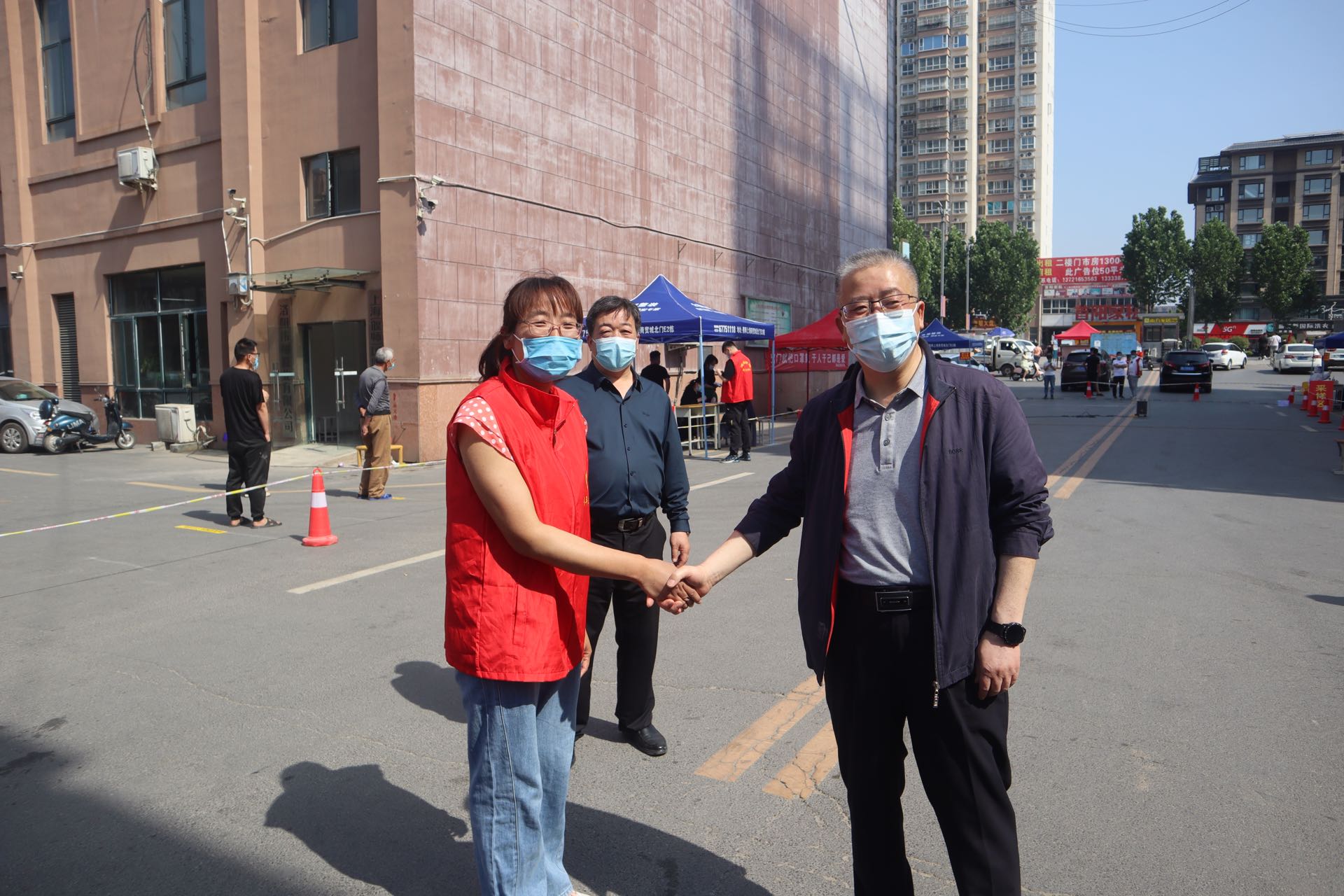 【抗疫有我】“检察蓝”化身“志愿红” 抗疫一线绽光彩